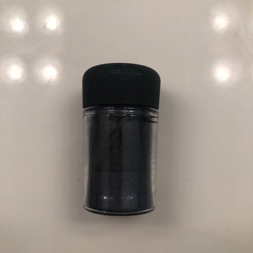 MAC Cosmetics Pigment in Later